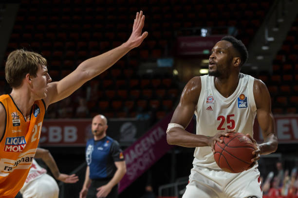 而尹天琪在 而尹天琪在